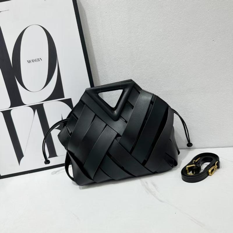 Nova cesta de vegetais bolsa feminina tecida triângulo invertido fivela magnética bolsa gaiola de pássaro bolsa de mão tiracolo mensageiro