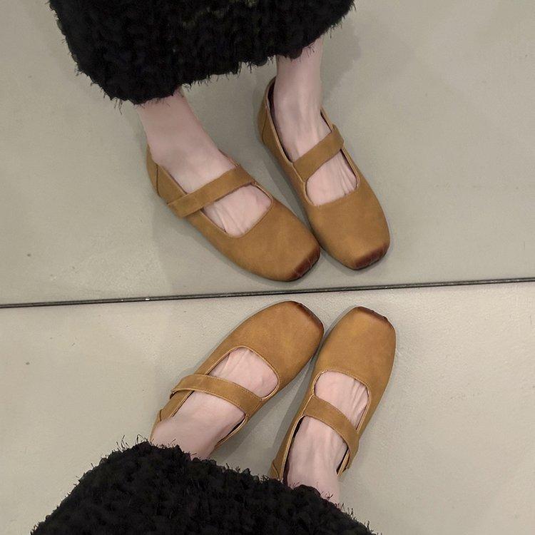 French retro Mary Jane women's shoes autumn 2025 new square head shallow mouth single shoes inner height increase soft sole single shoes women