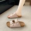 Pantofole con suola alta da donna per l'estate 2025 nuove di nicchia versatili fibbia a cintura con gonna da spiaggia pantofole fresche