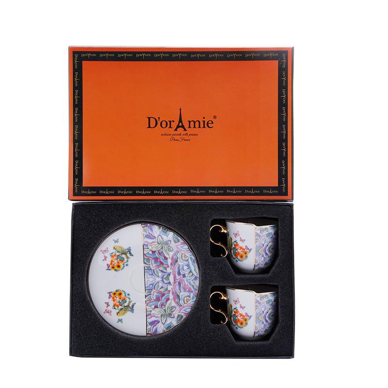 

2 шт./набор Необычный двухпредметный набор кофейных чашек и блюдец Концентрированный золотой керамический набор для капучино и чая с подарочной коробкой 125ml