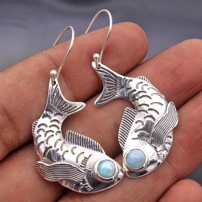 Orecchino Pendente con Pietra Larimar a Forma di Pesce, Gioiello Fatto a Mano in Argento Sterling 925, Orecchino in Argento, Orecchino Animale