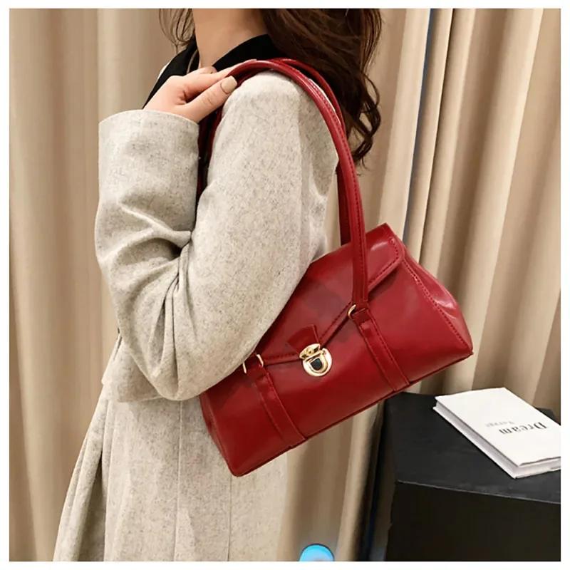 Vintage Niche Design Shoulder Bag Classic All-match Small Square Bags Autumn Winter New High-end Pop Women's Underarm Package