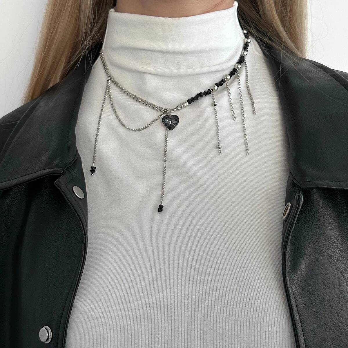 Salircon Trendy Elegant Fringe Zircon Heart-shaped Pendant Necklace for Women Geometric Black Crystal Chain Choker Jewelry Gift