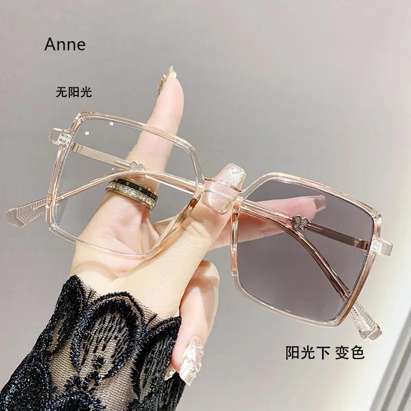 Fashion Square Frame Photochromic Myopia Glasses Anti-Blue Light Color Change Sunglasses Women Men Eye Protection Spectacles