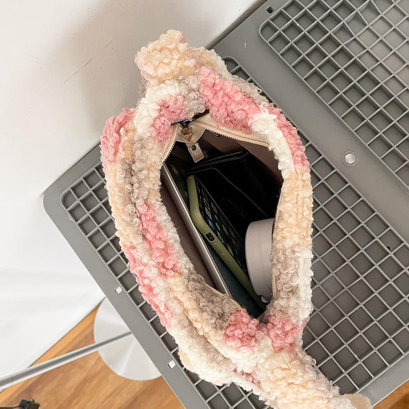 Damen Plüsch Umhängetasche Karomuster Schultertasche Reißverschluss Halbmond Halbkreisform Stoffgeldbörsen Mädchen Niedliche Umhängetaschen