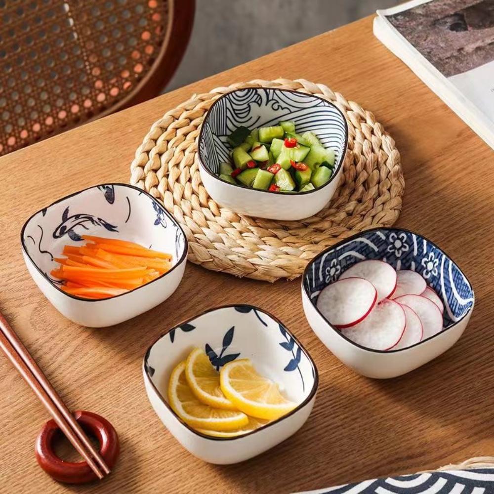 Japanese ceramic snack plate, sushi plate, yakiniku dipping saucer, dried fruit plate, creative cutlery square household plate