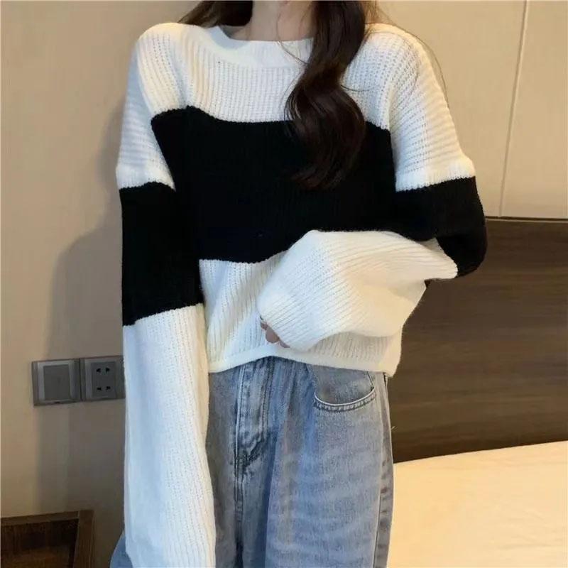 Spring and Autumn New Cropped Knitted Top Women's Sweater Loose Versatility Casual Design Sense Niche Long-sleeved T-shirt