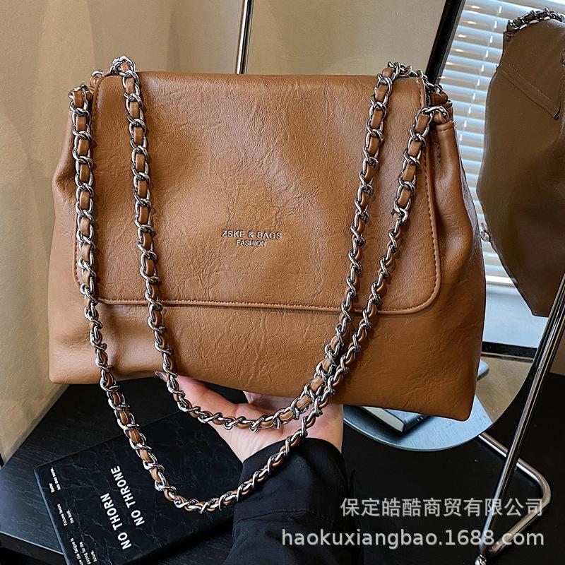 Retro Bag Women's Large Capacity 2025 New Autumn and Winter Versatile Simple Chain Shoulder Bag Commuter Tote Bag