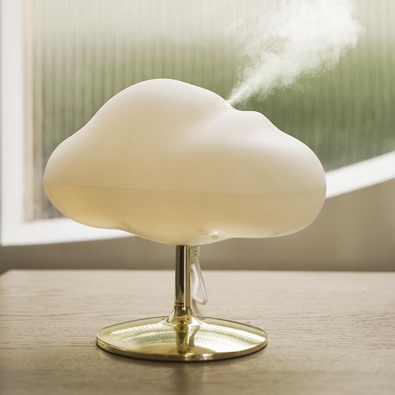 

Cloud Mist Retro Aroma Diffuser: Decorative Lamp & Humidifier with Large Mist for Bedroom. Standard