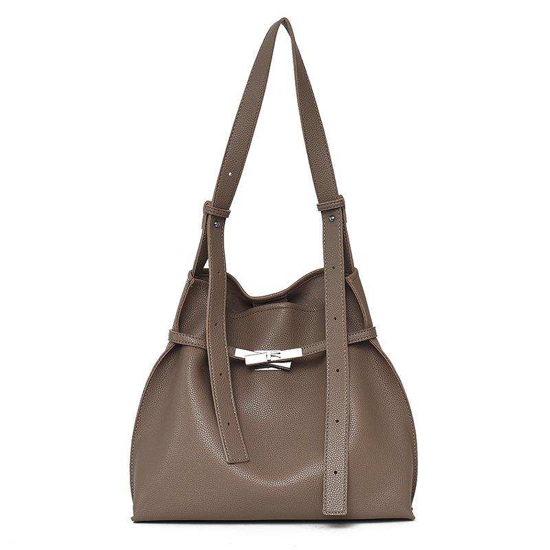 Retro Soft Leather Large Capacity Tote Bag for Women, New Casual and Simple Commuting One Shoulder Underarm Bucket Bag