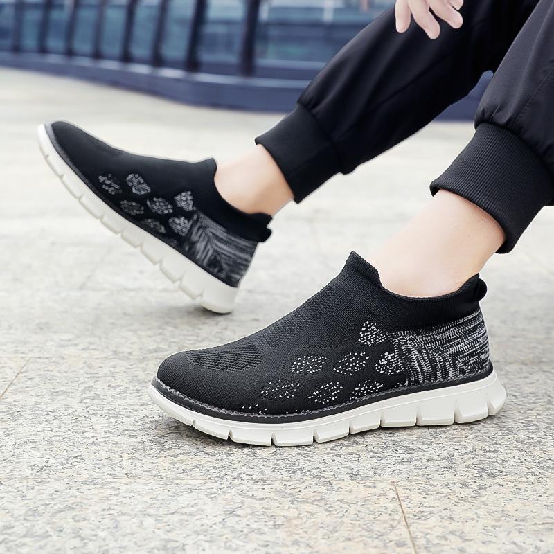Breathable Men Casual Shoes Lightweight Outdoor Male Walking Shoes Anti-slip Men's Sneakers Slip on Flats Vulcanized Shoes 2024