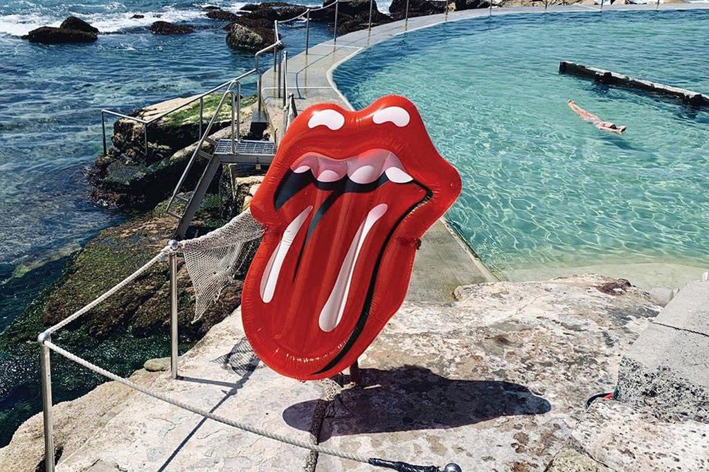 SUNNYLIFE Deluxe Float The Rolling Stones