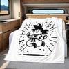 1 Stück Süße Cartoon Son Goku Aufdruck Flanelldecke, Hohe Qualität für Alle Jahreszeiten, Heimdekoration, Wärme und Komfort, Perfekt für Weihnachtsgeschenke