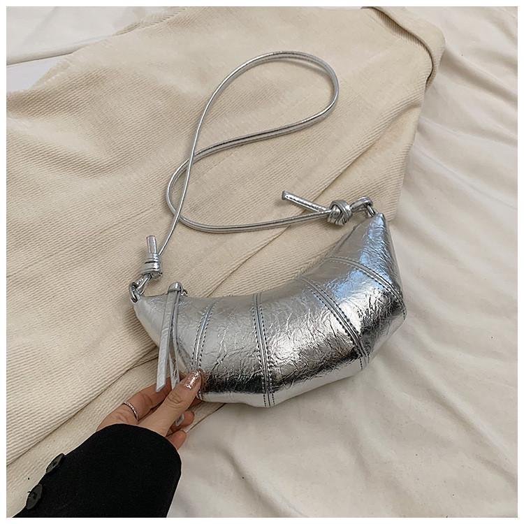 IELGY niche personalized fashion Spice Girl style simple and versatile dumpling bag, casual silver messenger bag