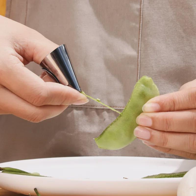 Multifunctional Garlic and Bean Peeling Tool with Finger Guard