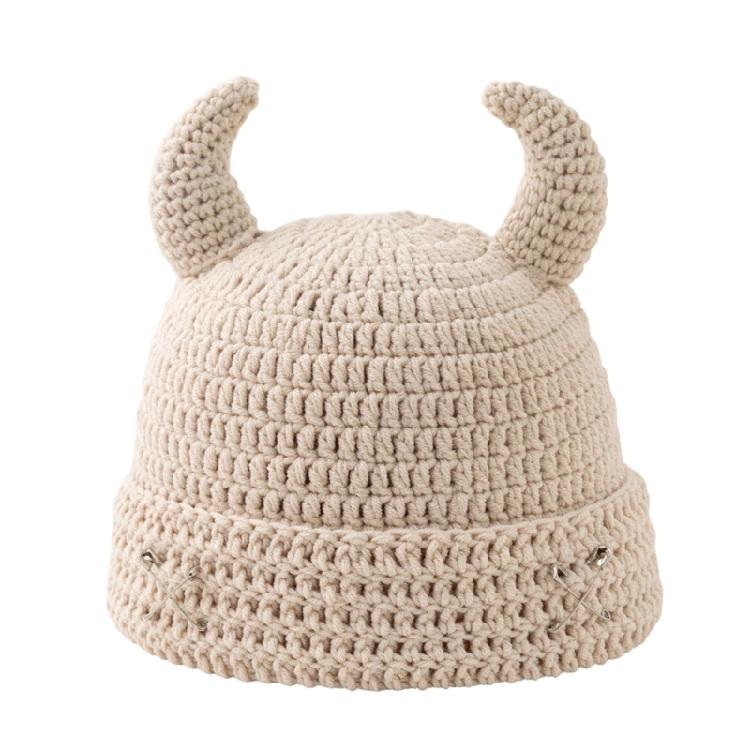 Crochet Horn Cap for Fall Winter Outfits, Brimless Devil Hat with Front Pin Accent for Party Photo Outfit Looks