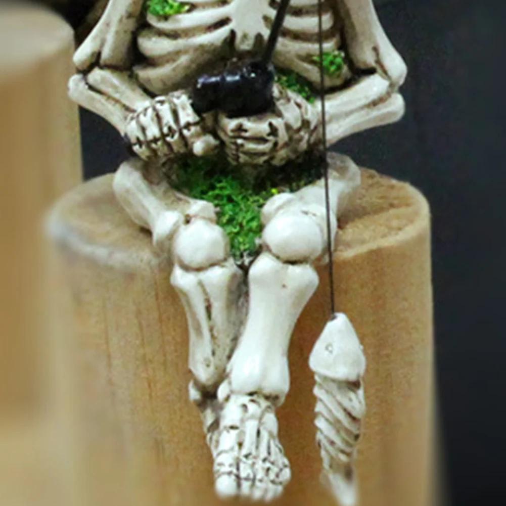 Resin Cute Skull Sculpture Halloween Decor Outdoor Garden Yard Lawn Pond Decorative Figurines Halloween Office Desk Accessories