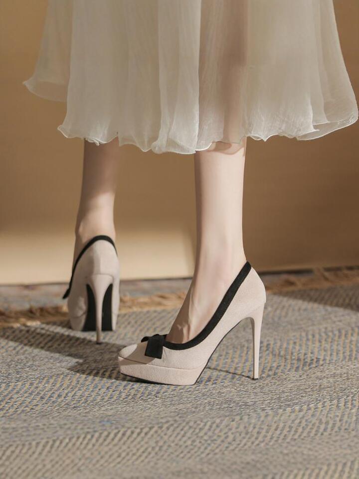 Waterproof table high heels women's thin heels color matching model catwalk shoes are not tired feet, small size, light mouth, super pointed single sh