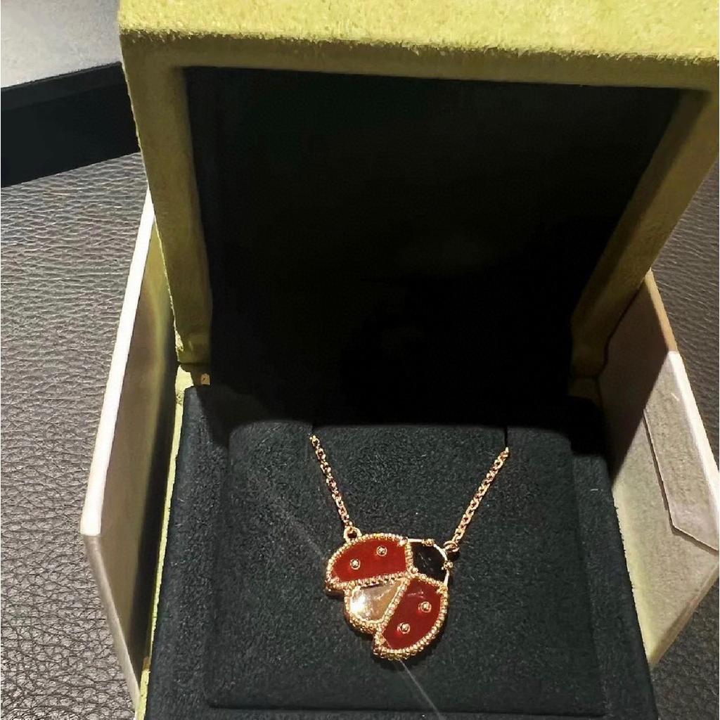 ladybugFlowerlace Necklace Is Gentle and More Eye-catching Than a Clover. The Hollowed Out Design Is Overall Light and Three-dimensional