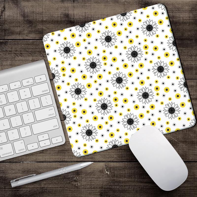 Fumai De Small Floral Mouse Pad