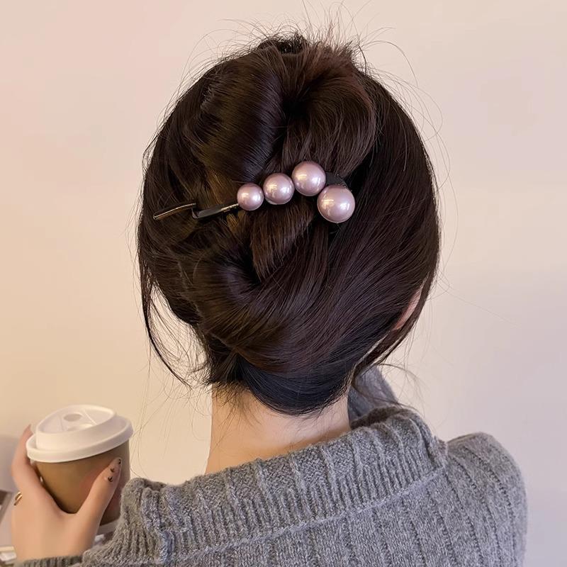 Elegant Pearl Twist Hairpin: Versatile Autumn/Winter Accessory for Hair