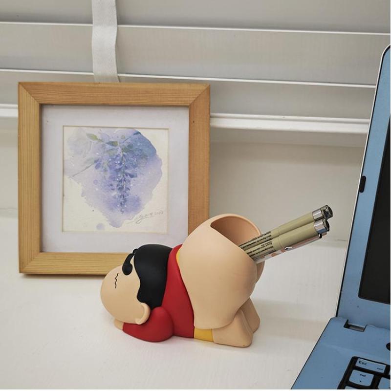 1 Piece Desktop Ornament  Crayon Shin Chan Anime Pen Holder Trendy Play Handmade Model Doll Children'S Birthday Gifts