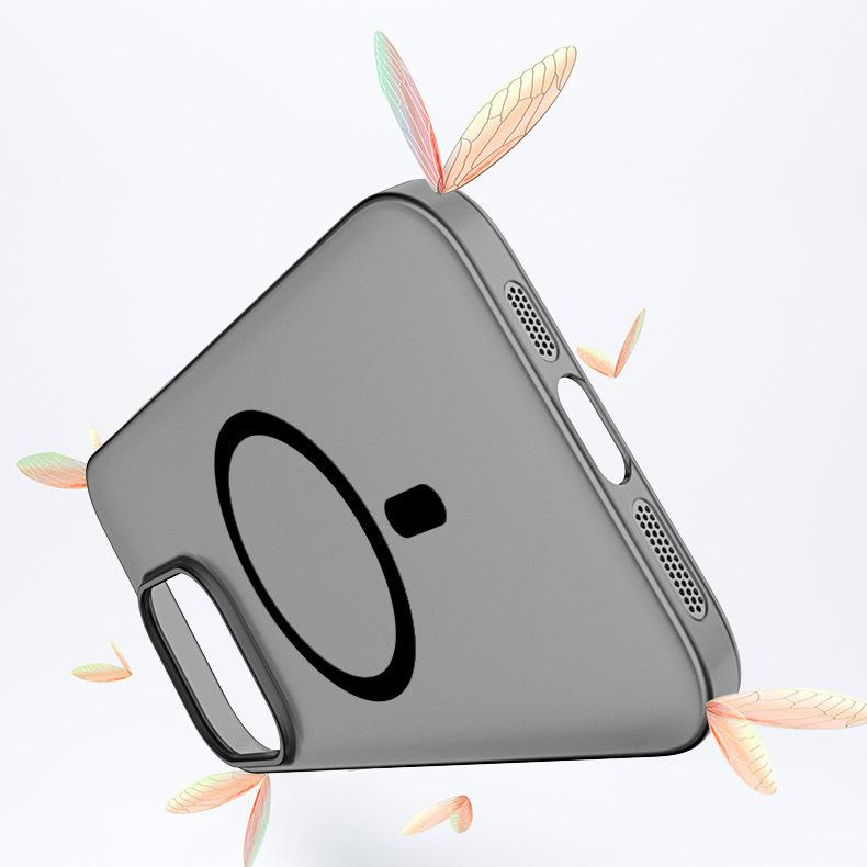Applicable to iPhone16 magnetic mobile phone case Apple 17PROMAX ice mist skin matte magnetic suction ultra-thin PC anti-drop