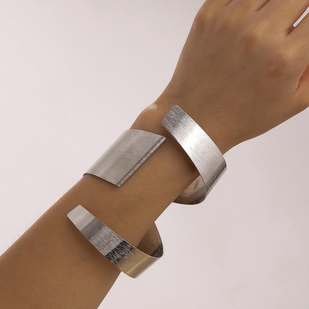 DIEZI Persönlichkeit Unregelmäßige Spiralmanschette Breite Armreifen Vintage Punk Gold Silber Metallarmbänder Für Frauen Männer Mädchen GIft Schmuck