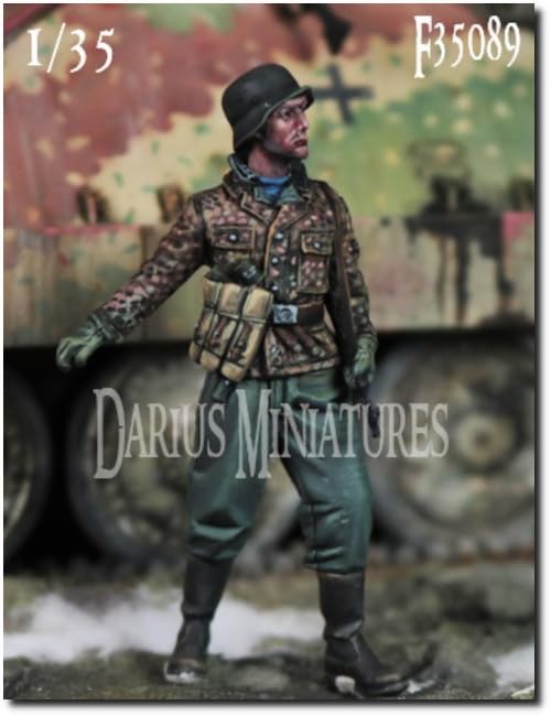 Darius Miniatures 1/35 WWII German Waffen-SS Soldier with StG44 Resin Kit DMF35089 (Person)