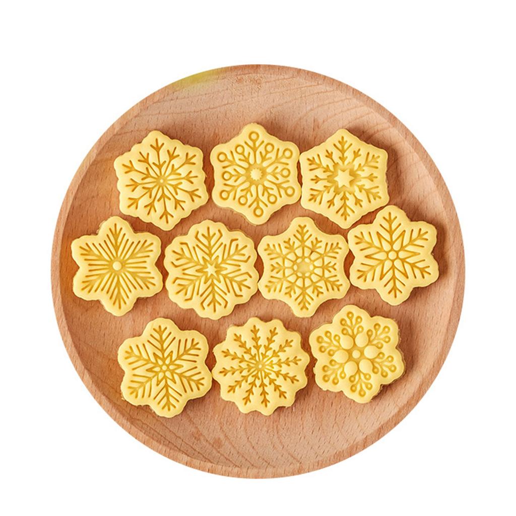 Christmas Snowflake Biscuit Cutters Cookie Stamps Fondant Pastry Mould Plastic Cookie Cutters Kitchen Baking Supplies