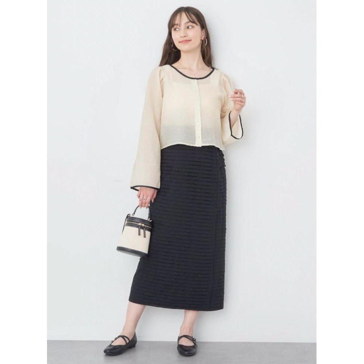 New and unused earth music&ecology sheer piping shirt