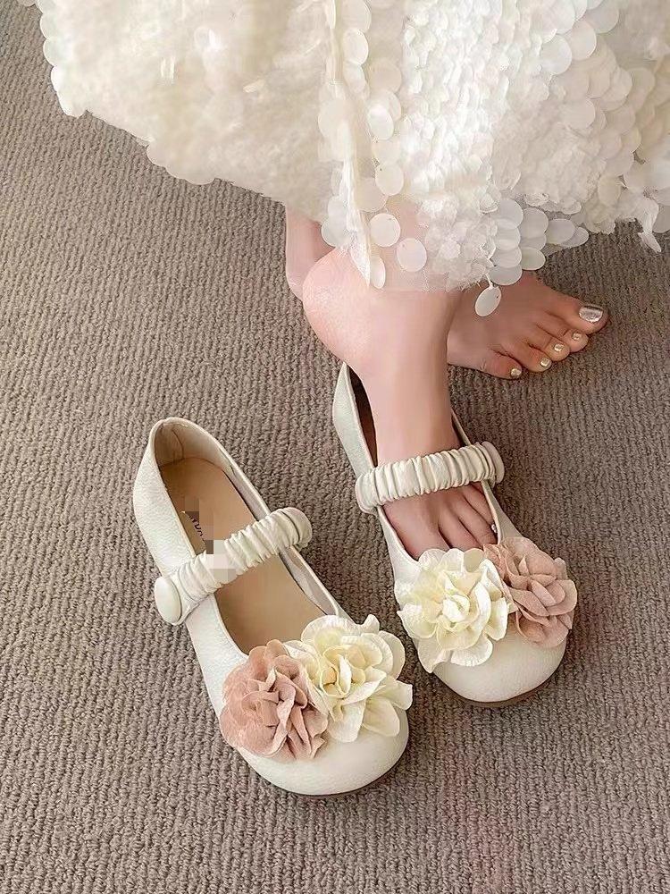 

Niche fairy wind shallow mouth single shoes Mary Jane ladyshoes spring new retro flowers gentle evening shoes 40 бежевий