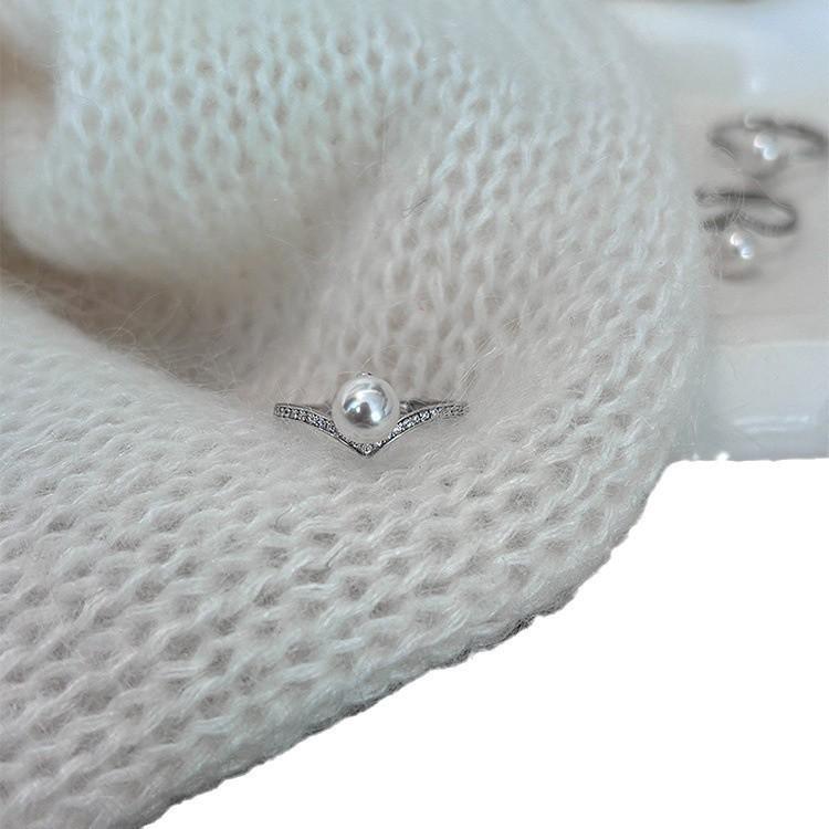 V-Shaped Pearl Diamond Ring - Adjustable Luxury Gift for Women