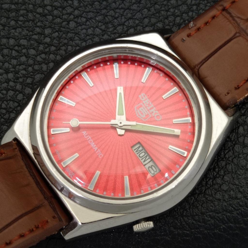 JAPAN 7009A VINTAGE SEIKO 5 AUTOMATIC MENS RED COLOR DIAL WATCH a701387-5 R206a-a701387
