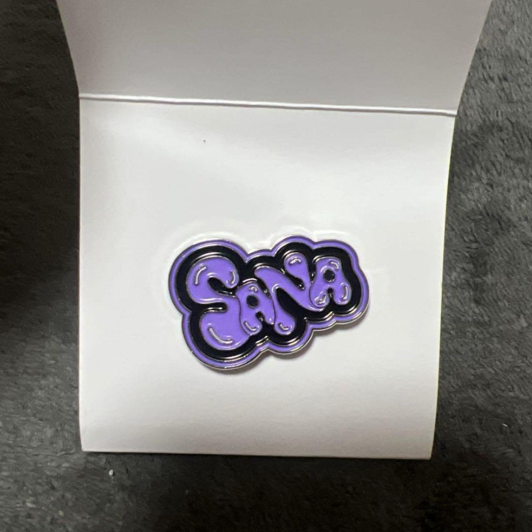 

[USED] TWICE Sana Random Pin Badge This is for