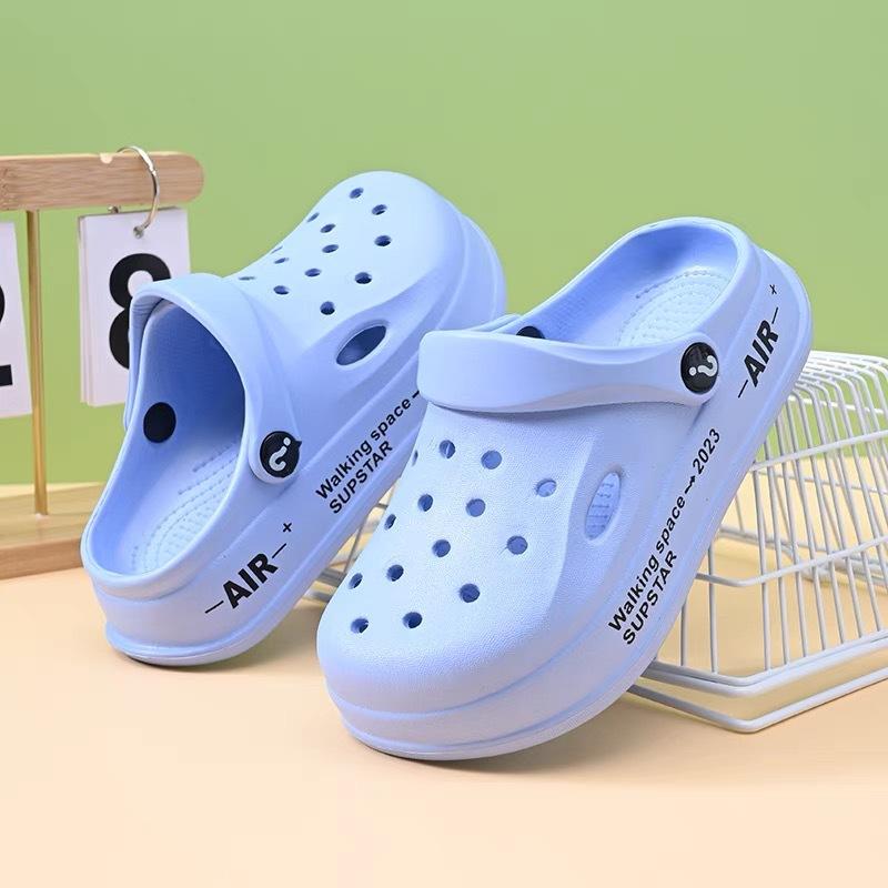 Children's Hole Shoes, Men's and Women's Middle-aged and Older Children's 2025 Summer DIY Durable Non-slip Thick-soled Beach Cute Cool Slippers