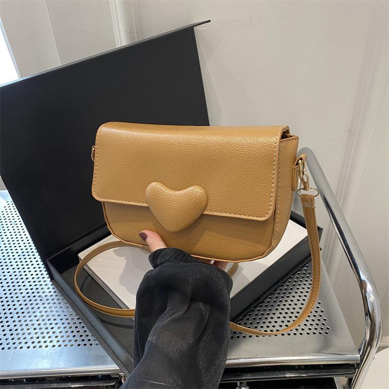 Fashionable Texture and Fashionable Small Bag for Women's New Summer Popular Crossbody Bag Niche Design Saddle Bag Trendy