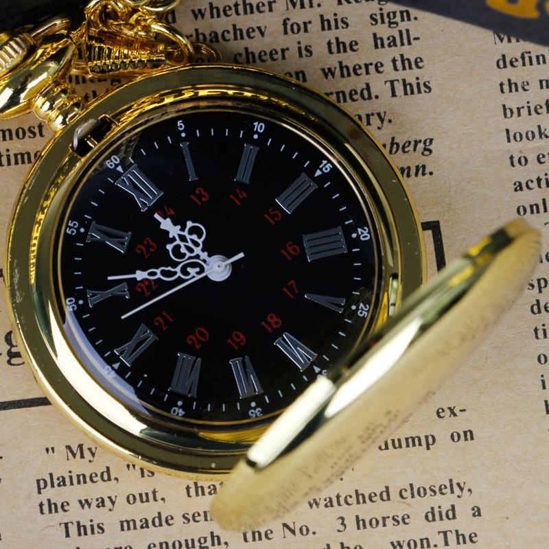 Goldene Glatte Runde Gesichtsform Römische Ziffern Schwarzes Zifferblatt Quarz Taschenuhr Praktische Anhängeruhr