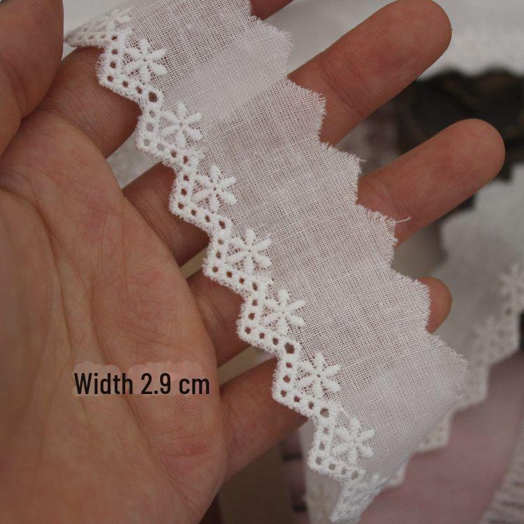 Exquisite Narrow Edge Cotton Lace with Small Floral Embroidery for Clothing Decoration