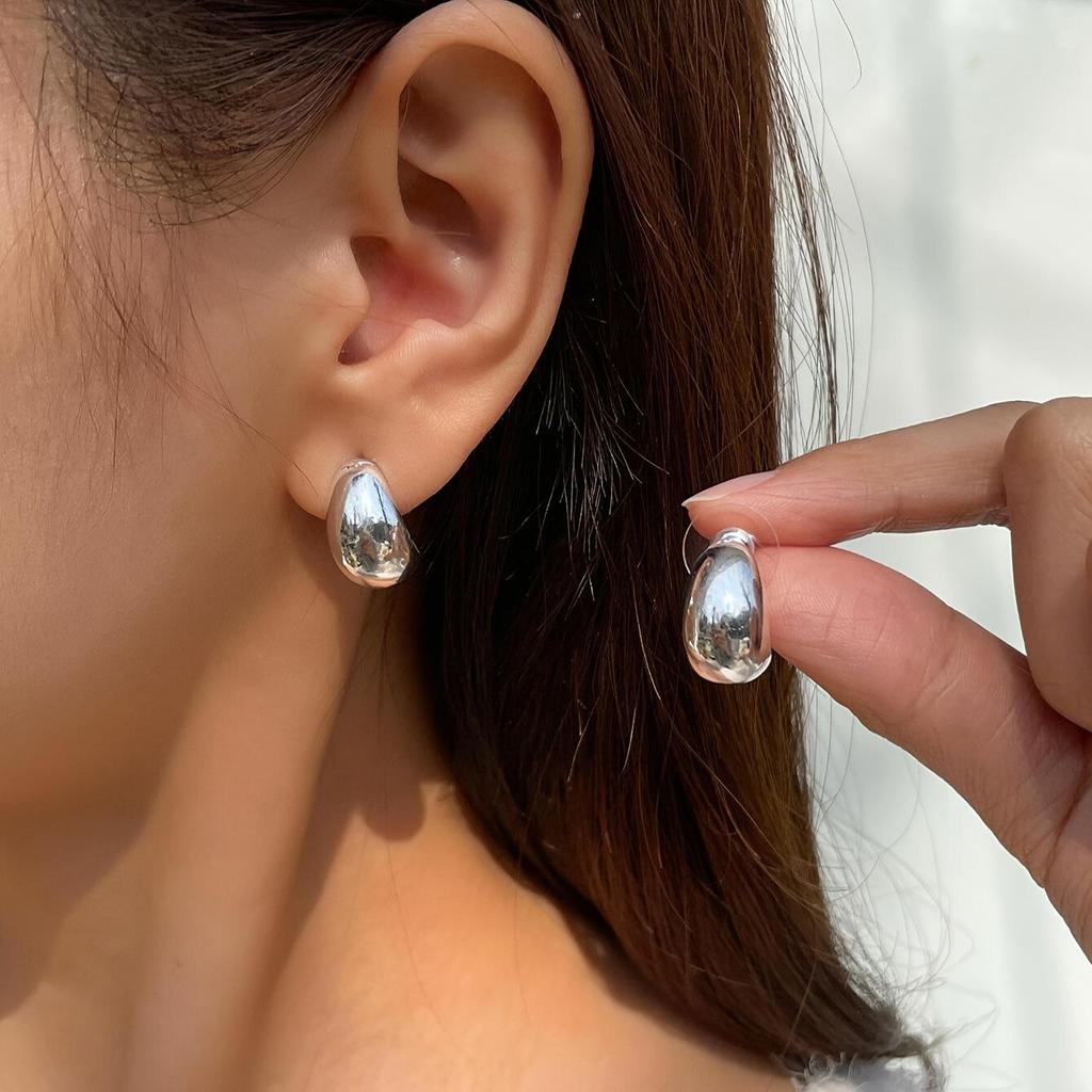 Elegant Teardrop Earrings for Women – Classic and High-End Design