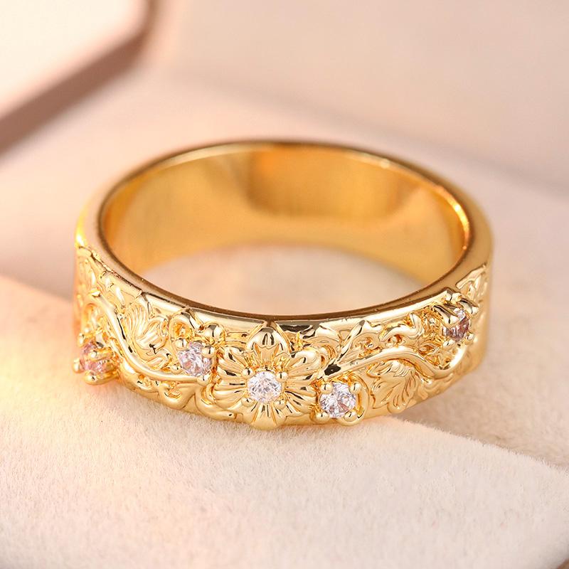 Simple Inlaid White CZ Flower Women's Ring Classic Gold Color Hand Carving Daily Wear Party Jewelry Anniversary Gift