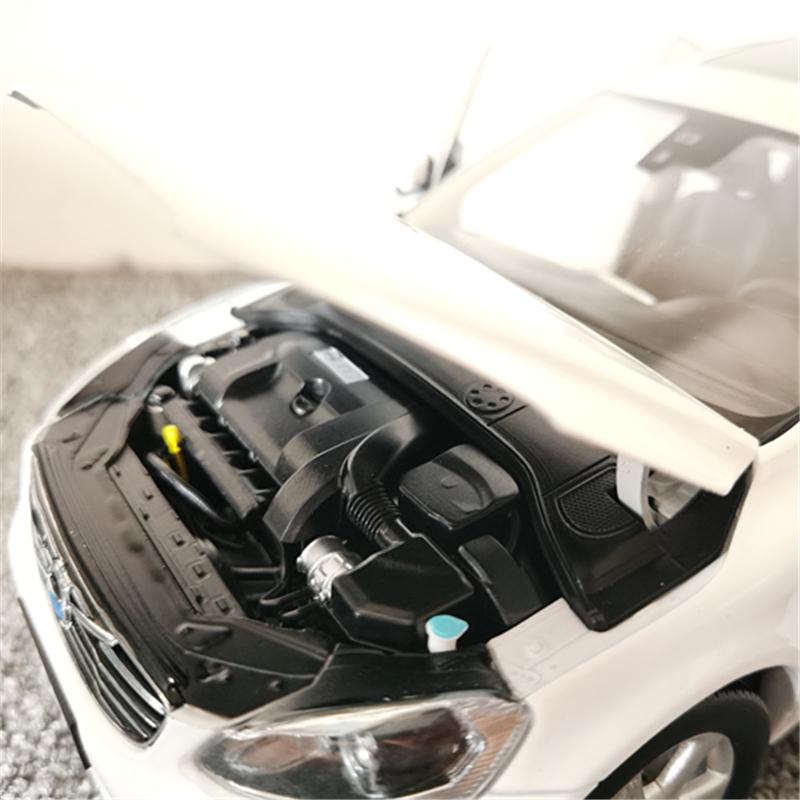 1:18 2015 Volvos XC60 SUV Alloy Car Model Diecasts Metal Vehicles Car Model High Simulation Collection Kids Toy Gifts Decoration