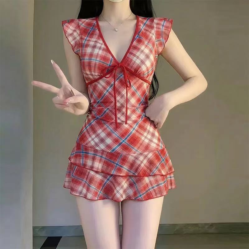 One-piece plaid flat-angle swimsuit female conservative, thin, advanced, small-breasted girl pure desire, island vacation conservative female