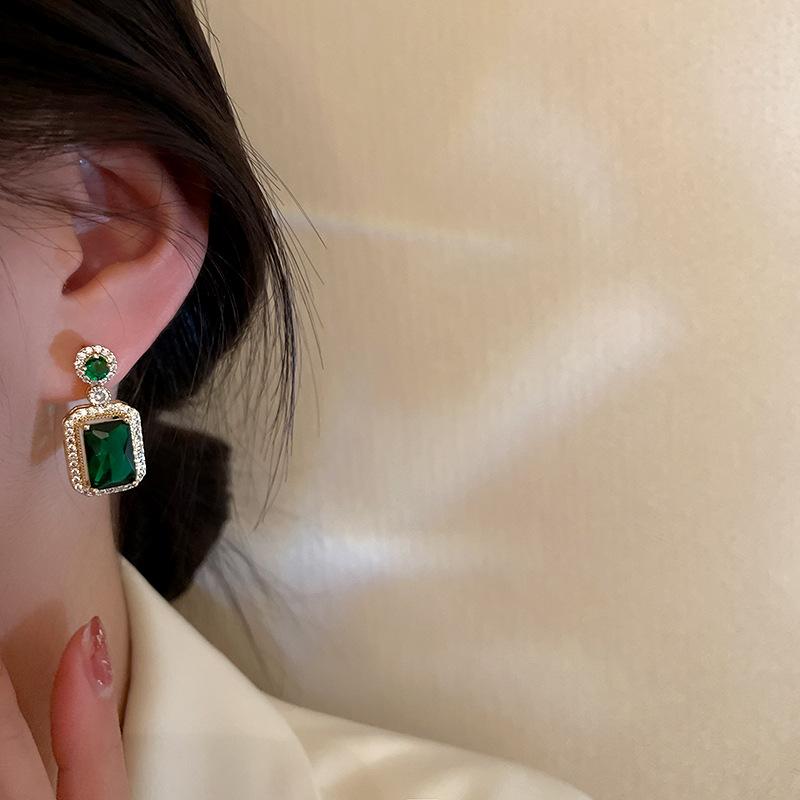 New 2025 Green Color Women Earrings Geometric Statement Korean Fashion Crystal Elegant Dangle Earrings Aretes De Mujer Modernos
