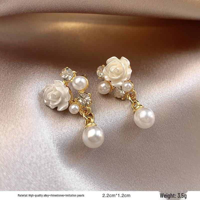 French Retro Pearl Plaid Earrings: Luxury Korean Studs for Women