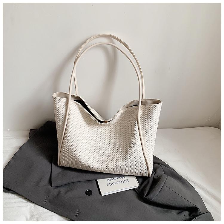 

Вместительная наплечная сумка, женская сумка высокого класса, универсальная новая модная простая плетеная сумка-тоут 2025, сумка для поездок на работу белый