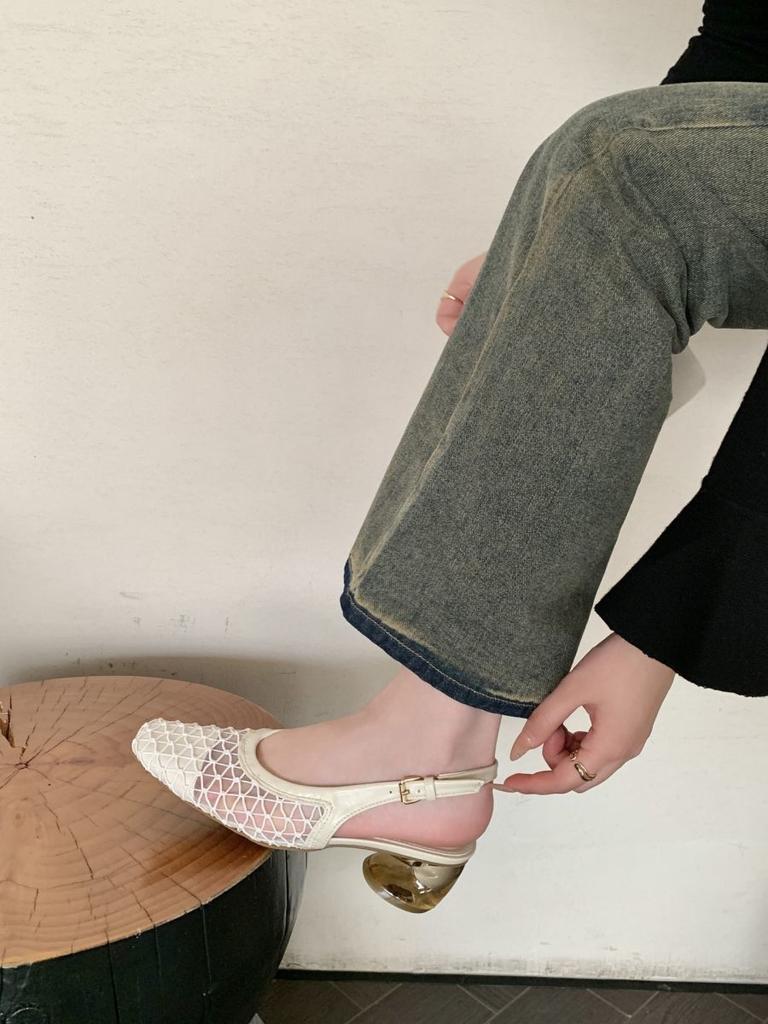 New Niche Design Square-toed Woven Flip-top Sandals for Women, Fashionable and Elegant, Coarse-heeled Mesh Hollowed-out Sandals