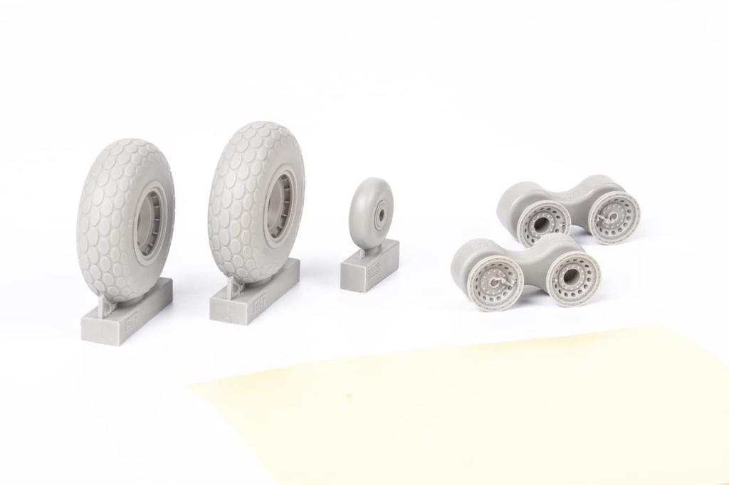 Eduard 1/48 Brassin Boeing B-17 Flying Fortress Wheels with Oval Treads (for HK Models) Plastic Model Parts EDU648644