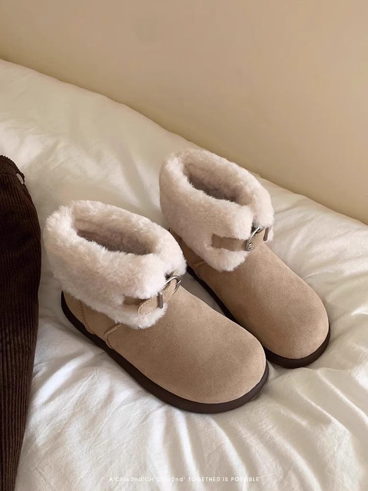 Snow boots women's British frosted leather fur integrated warm small potatoes flat bottom small cute velvet cotton shoes new women