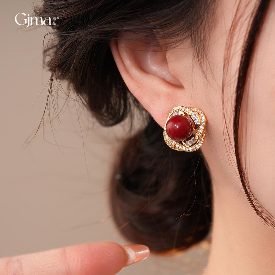 European and American zircon spiral pearl earrings, stud earrings, exquisite and simple earrings, women